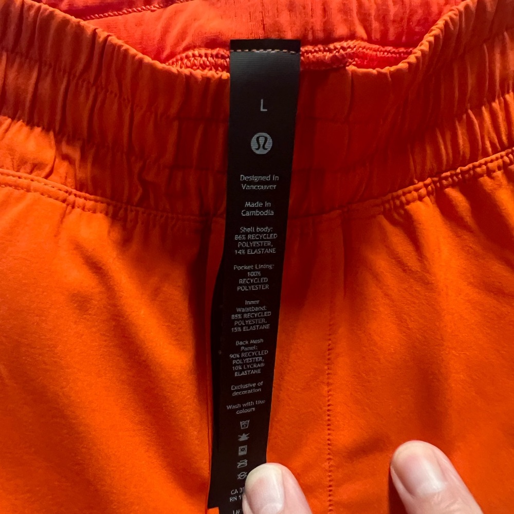 Lululemon Men's Pace Breaker 9” unlined Short Sz LARGE